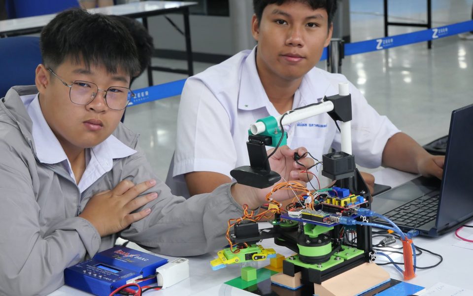 The Sorter: SCARA Robot Arm